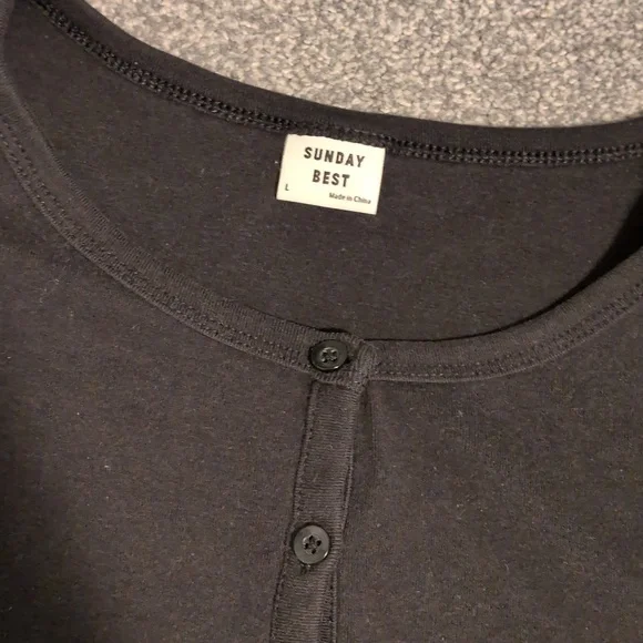 Aritzia Sunday Best Black Cropped Cardigan Size Large - Picture 2 of 6